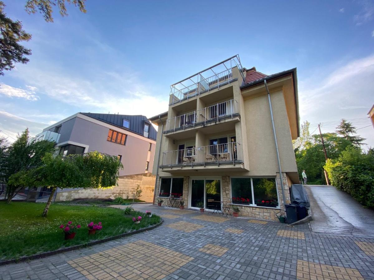 Balatonair Vendeghaz Hotel Balatonfured Bagian luar foto
