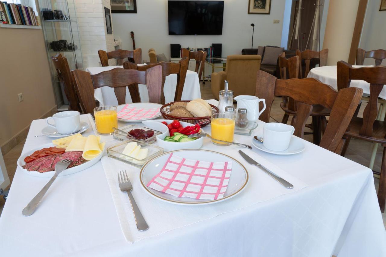 Balatonair Vendeghaz Hotel Balatonfured Bagian luar foto