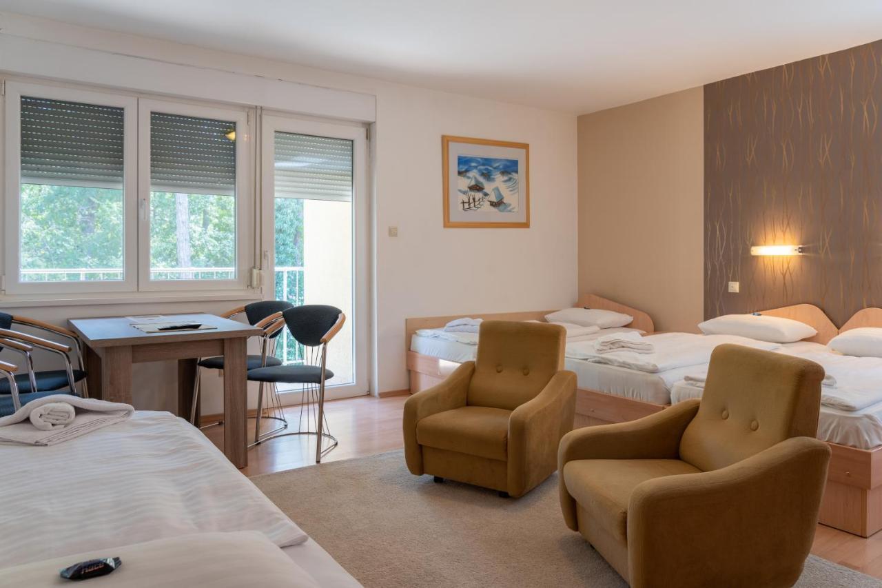 Balatonair Vendeghaz Hotel Balatonfured Bagian luar foto