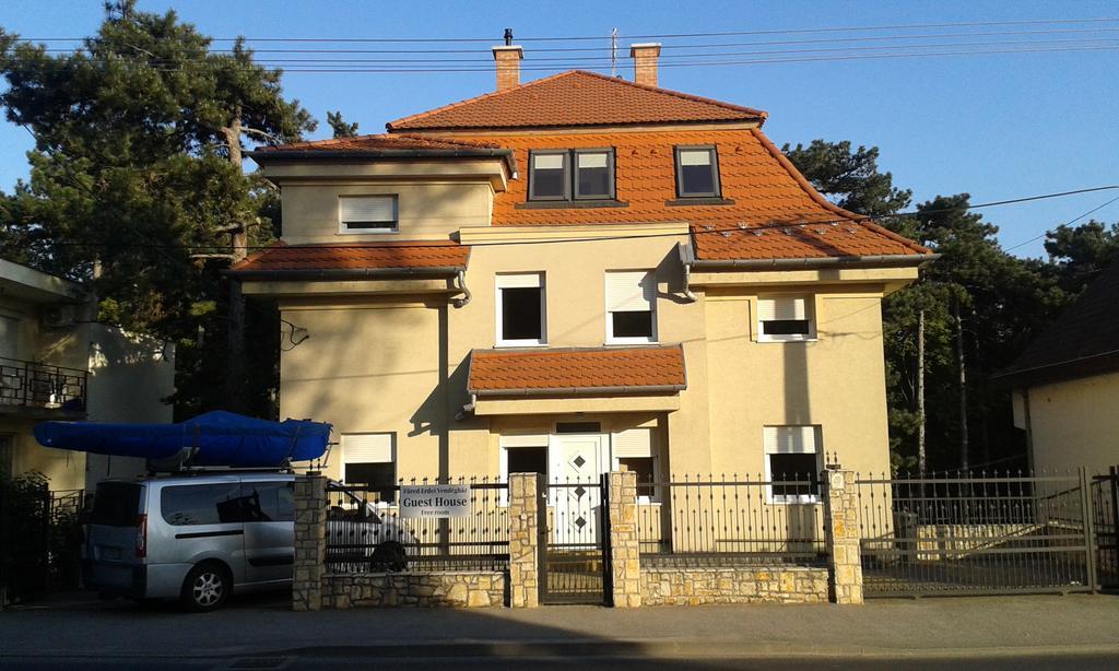 Balatonair Vendeghaz Hotel Balatonfured Bagian luar foto